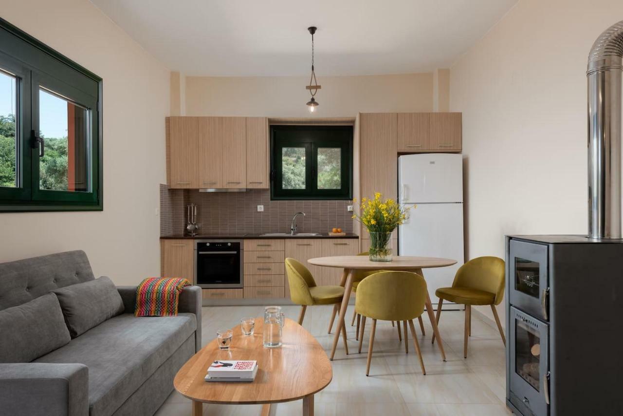Roussospítion Agapi'S Home מראה חיצוני תמונה